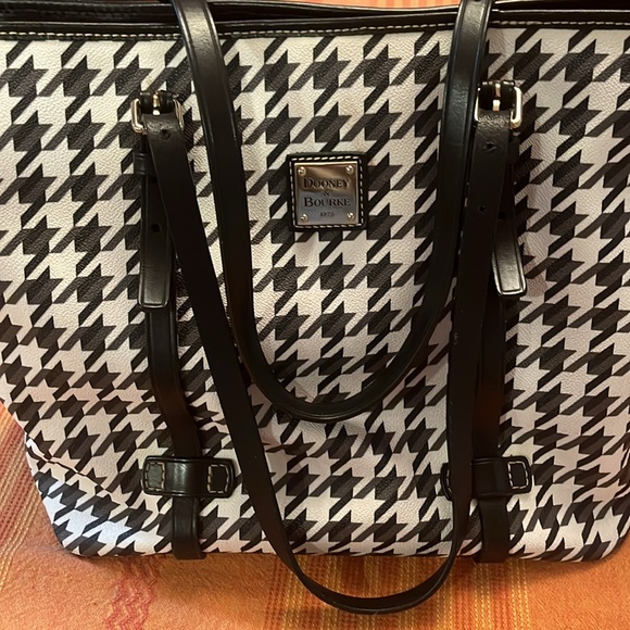 Dooney and bourke black and white checkered leather tote bag! Excellent cond. - Picture 6 of 6
